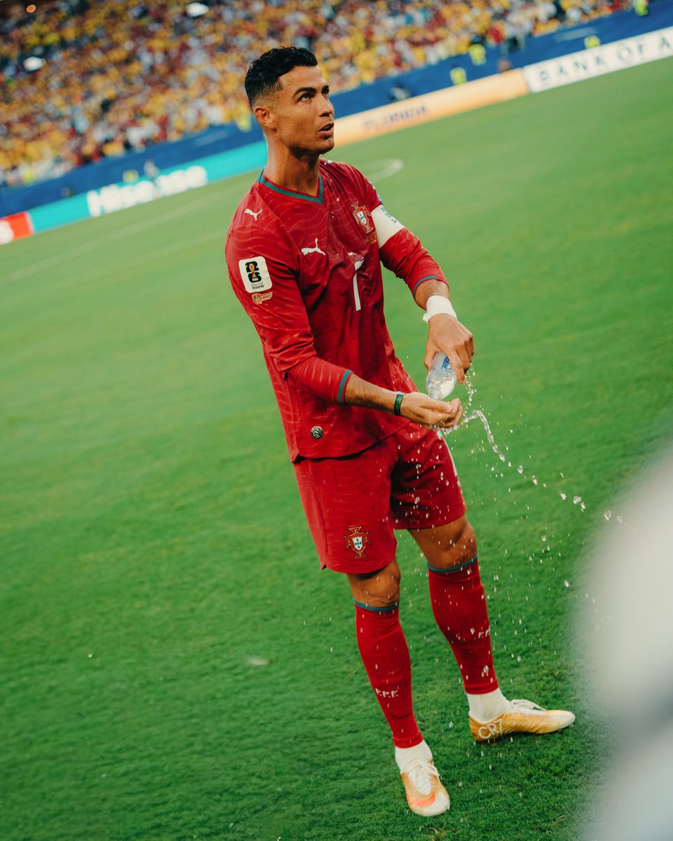 kephasjoe's tweet photo. How many retweets for Cristiano Ronaldo? https://t.co/JzzUMZVHMg