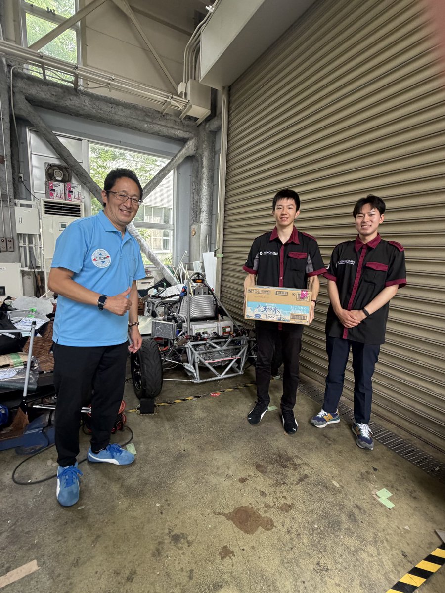 ynfp_fsae's tweet photo. 6月30日(火)、株式会社三陽様(@SANYO_HDP)にご来訪いただきました。
まず弊チームの活動紹介をし、その後製作中のマシンをご覧いただきながら、今後のご支援についてご相談させ��いただきました。
この度は、誠にありがとうございました。
#YNFP
#横浜国立大学
#FSAE
#学生フォーミュラ https://t.co/vDG8ZeB2hJ