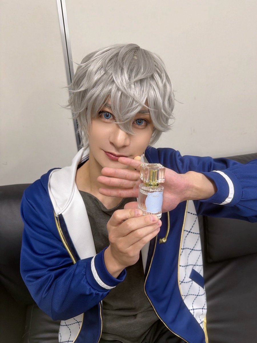 takasaki_shota's tweet photo. 『あんさんぶるスターズ！THE STAGE』
-Requiem from Knights-
ありがとうございました！

瀬名の匂いは瀬名香水です。
まさに匂いが瀬名でした！
ありがとうございます。

#瀬名泉
#Knights https://t.co/T7x7AXLqRx