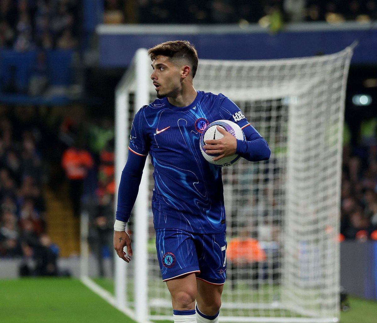 megasports130's tweet photo. RUMOURS | #Chelsea are open to sell Portuguese winger Pedro Neto if a good offer comes in.
The #BlueCo has already informed the player, and he is on the transfer list of #outgoing players.
#CFC.#TRANSFER
More news is coming as many players are expecting to leave the club. https://t.co/eCmuLksfGE