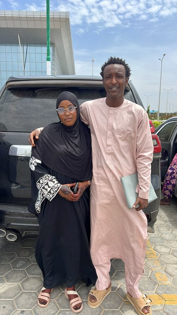 boysurvivor890's tweet photo. Proud son moment 😊 driving my mom for the second time to the airport https://t.co/XmrKMSxXNH
