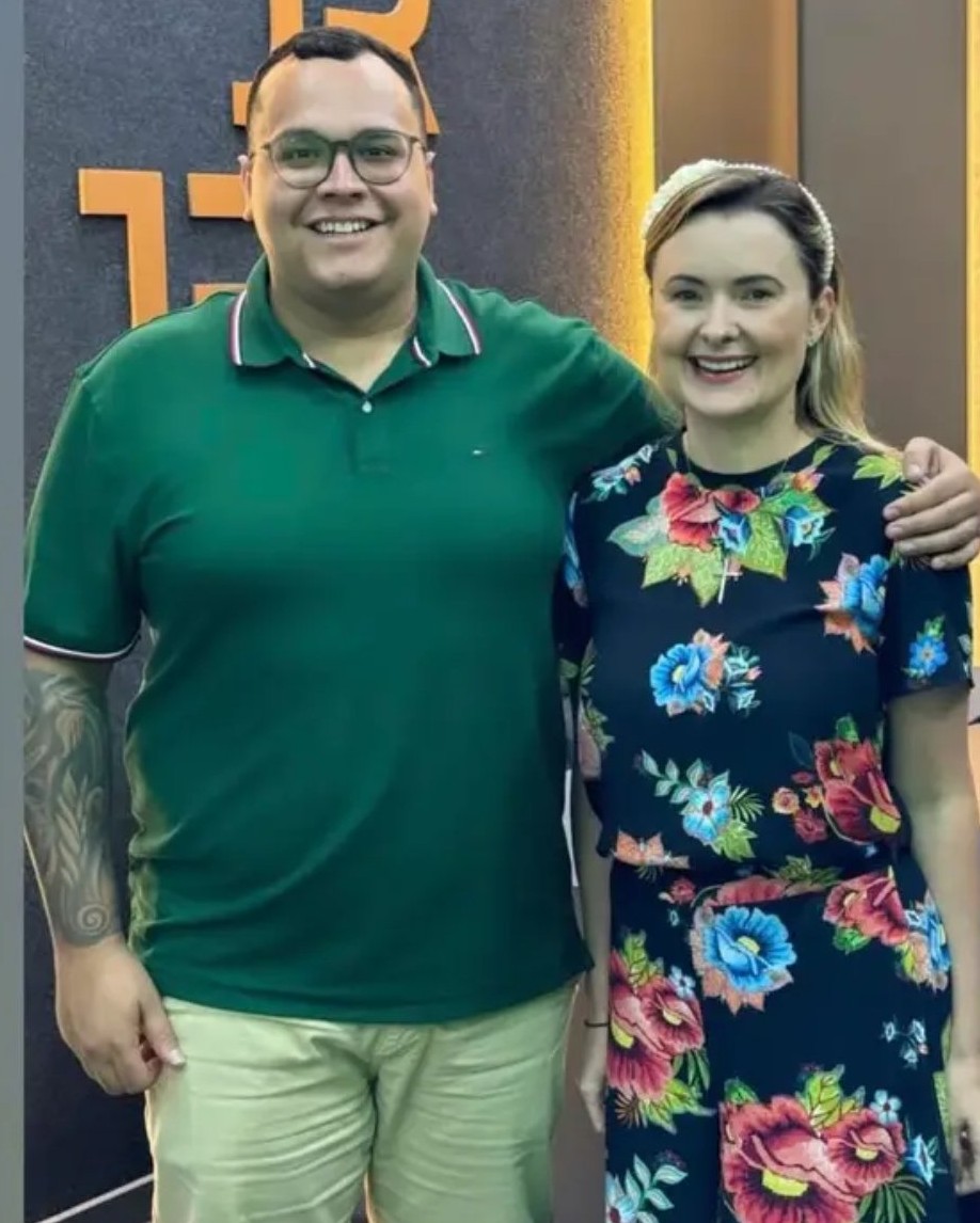 camasao50's tweet photo. 🔴ESCÂNDALO - Jorginho Mello injetou R$ 280 mil em jornal de traficante condenado!

Dados do portal da transparência, levantados pela @amanda_miranda mostram que o governo Jorginho turbinou com verbas publicitárias o "Jornal Razão", conhecido por seu discurso anti-Lula e por propaganda ideológica de extrema-direita. 

Mas o que muita gente não sabe é que o "Jornal Razão" é comandado por um traficante de drogas condenado.

Lorran Barentin foi condenado a 7 anos e 10 meses por tráfico de drogas. Chegou a estar foragido, usou tornozeleira, foi preso mais de uma vez e agora cumpre a pena em regime aberto.

O jornal também já recebeu verbas públicas destinadas pelo gabinete da deputada Júlia Zanatta (PL).

Esses são os "cidadãos de bem" que falam em moralidade e combate ao crime. Até quando?