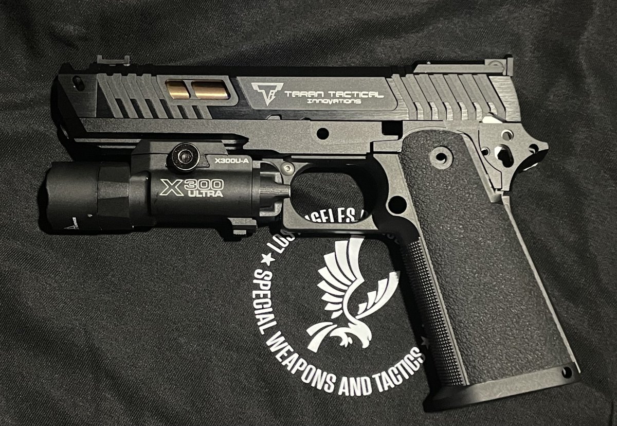 scandal0093's tweet photo. 映画ジョンウィックでキアノリーブス使用の実銃
アメリカはTTI(Taran Tactical Innovations)製 PIT VIPERの正規ライセンス取得のリアル刻印再現
(値段高めだけどクオリティ高く出来が良い!いつもの通りスペシャルパーツ買って組み上げるco2で!!)
#PITVIPER
#TTIPITVIPER
#ジョンウィック https://t.co/7FjDw6FNyT