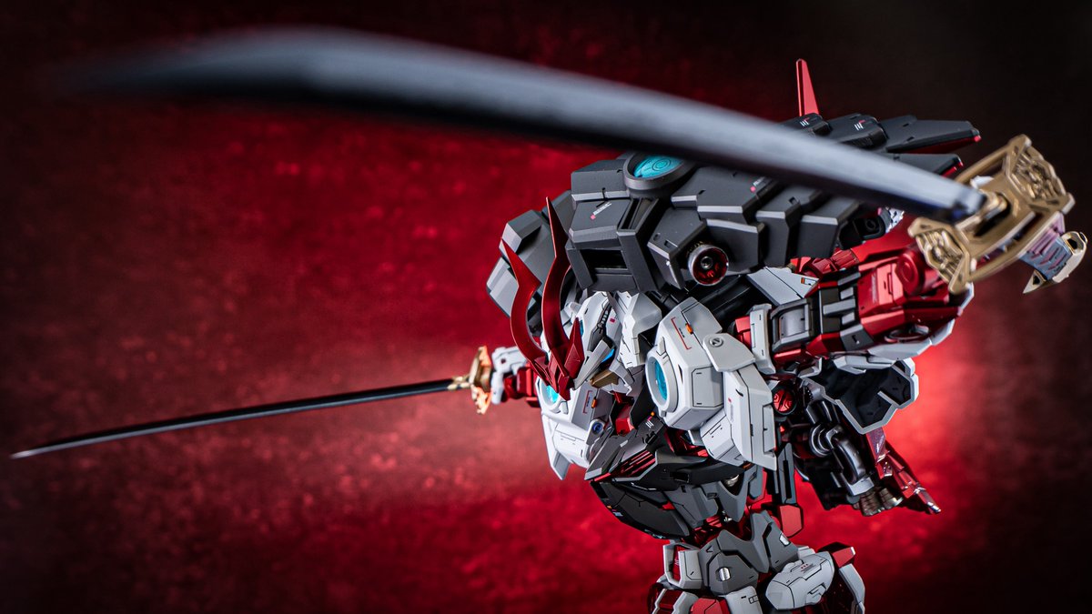 s_shifty's tweet photo. MG 戦国アストレイ頑駄無
完成しました！✨

ハイレゾの脚部を使用してマッシヴ体型の
アストレイに仕上げました！ https://t.co/cIEHqh8Ink