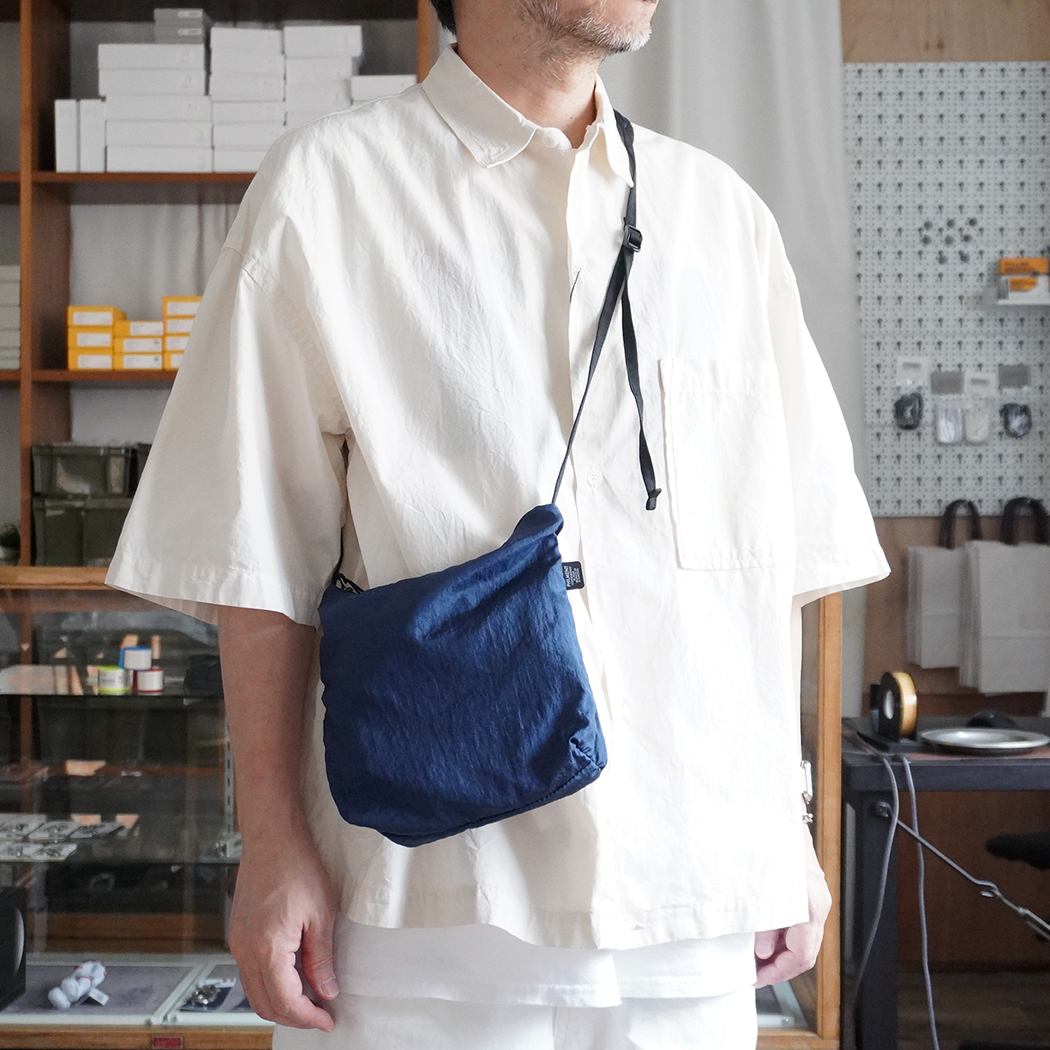 EHSforMEN's tweet photo. 超軽量＆パッカブルなサコッシュ。
PHILMENT / LF SACOCHE
https://t.co/Y7VMCiVyv0 https://t.co/ArtdFLt9RY