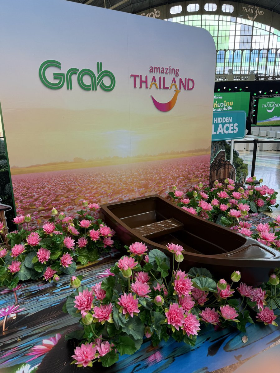 munoiCH3's tweet photo. Có LingOrm vô cái bừng sáng khung hình liền 😍🥰

GRAB LINGORM EVENT
#GrabThaiRaresxทททxLingOrm https://t.co/GG5Ox61X32