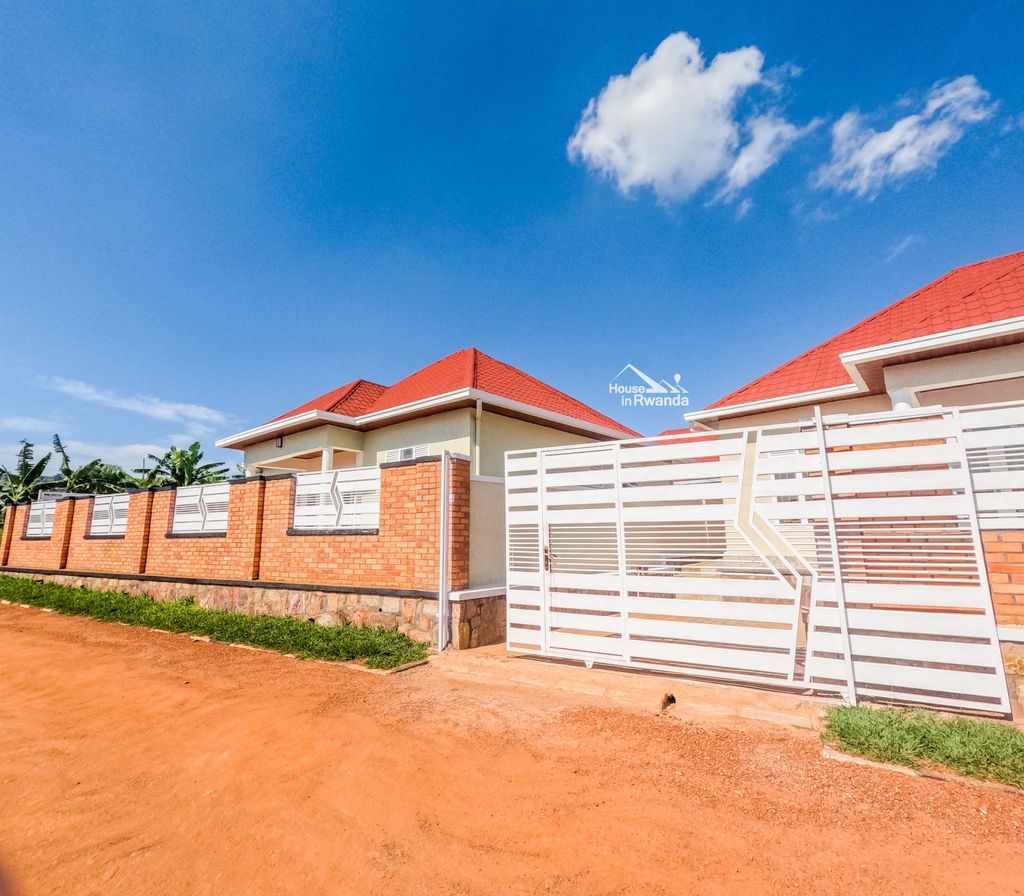 HouseInRwanda's tweet photo. 🏠HOMES FOR SALE IN MARANYUNDO ESTATE-BUGESERA DISTRICT🆕

💰65,000,000 Rwf
🛏️Bedrooms:4
🛀Bathrooms:3
🅿️Parking

For further details:👇https://t.co/o820uJPAMK

Contact name:👨‍💼Jean Claude Daddy https://t.co/huUULcb3aW