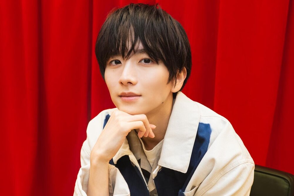 fashionpressnet's tweet photo. 板垣李光人にインタビュー、「口は重いほうです。言葉は人を生かしも殺しもするものだから。」

“人生で1番怖かったスピーチ”とは？ 言葉の力を感じたエピソードや愛読書についても。映画『口に関するアンケート』 - https://t.co/rfYfEdoJHu https://t.co/aEUSCLAR6t