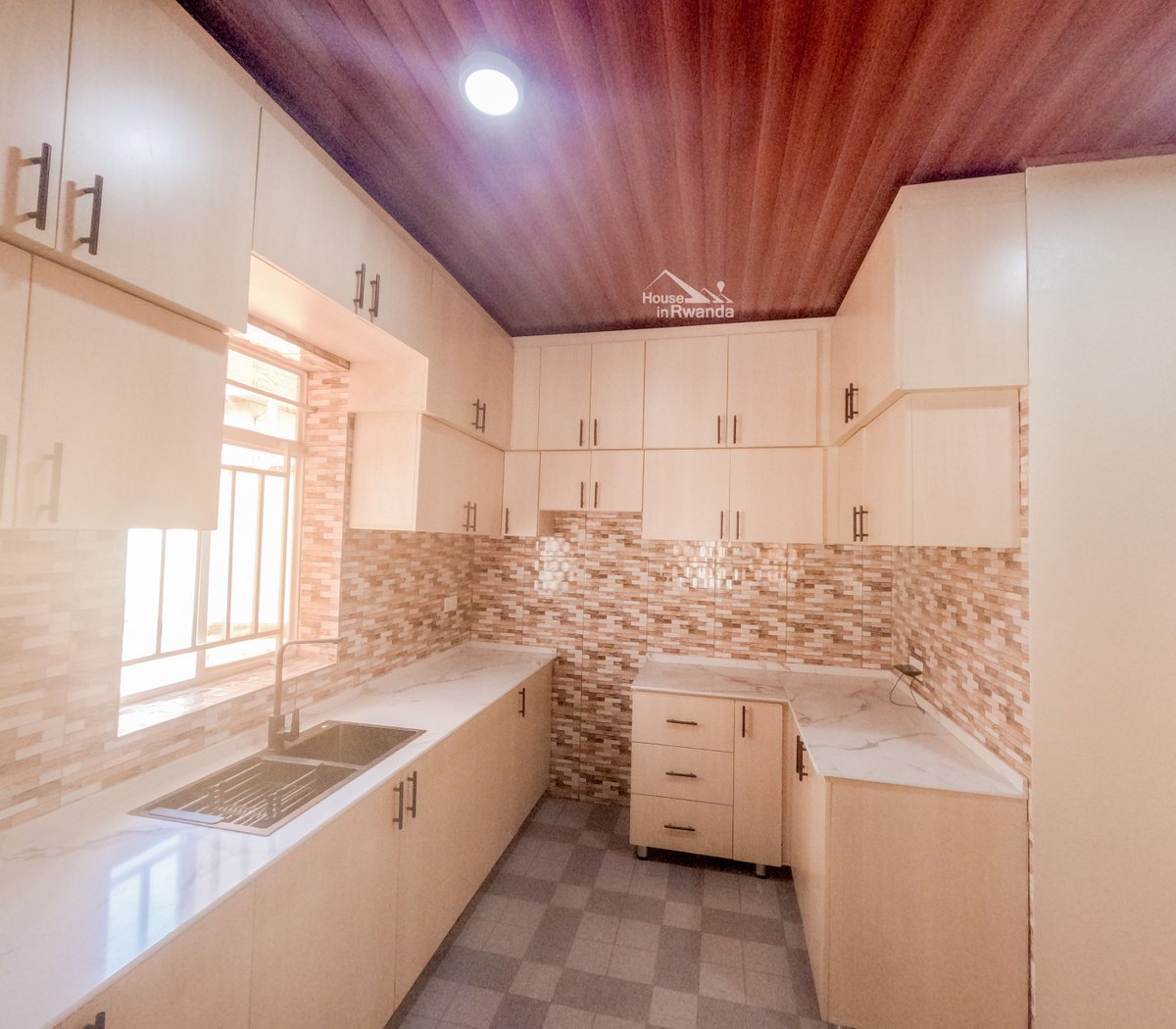 HouseInRwanda's tweet photo. 🏠HOMES FOR SALE IN MARANYUNDO ESTATE-BUGESERA DISTRICT🆕

💰65,000,000 Rwf
🛏️Bedrooms:4
🛀Bathrooms:3
🅿️Parking

For further details:👇https://t.co/o820uJPAMK

Contact name:👨‍💼Jean Claude Daddy https://t.co/huUULcb3aW