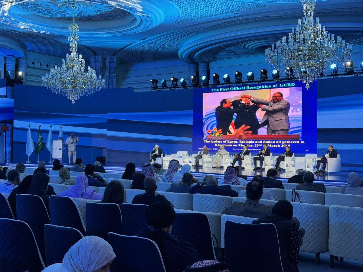 Ay_Bashmail's tweet photo. سعدت بزيارة معرض #أسبوع_المياه_السعودي المنظم من قبل @swa_gov والذي أقيم في جدة وكانت تجربة فريدة و إثرائية للتعرف على الجهات المختصة بقطاع المياه وفرص التعاون والإبتكار في هذا المجال؛ مما يعزز مفهوم الشراكات بين القطاعين العام والخاص لحلول مستدامة لموارد المياه محلياً وإقليمياً. https://t.co/AFTYeedJAa