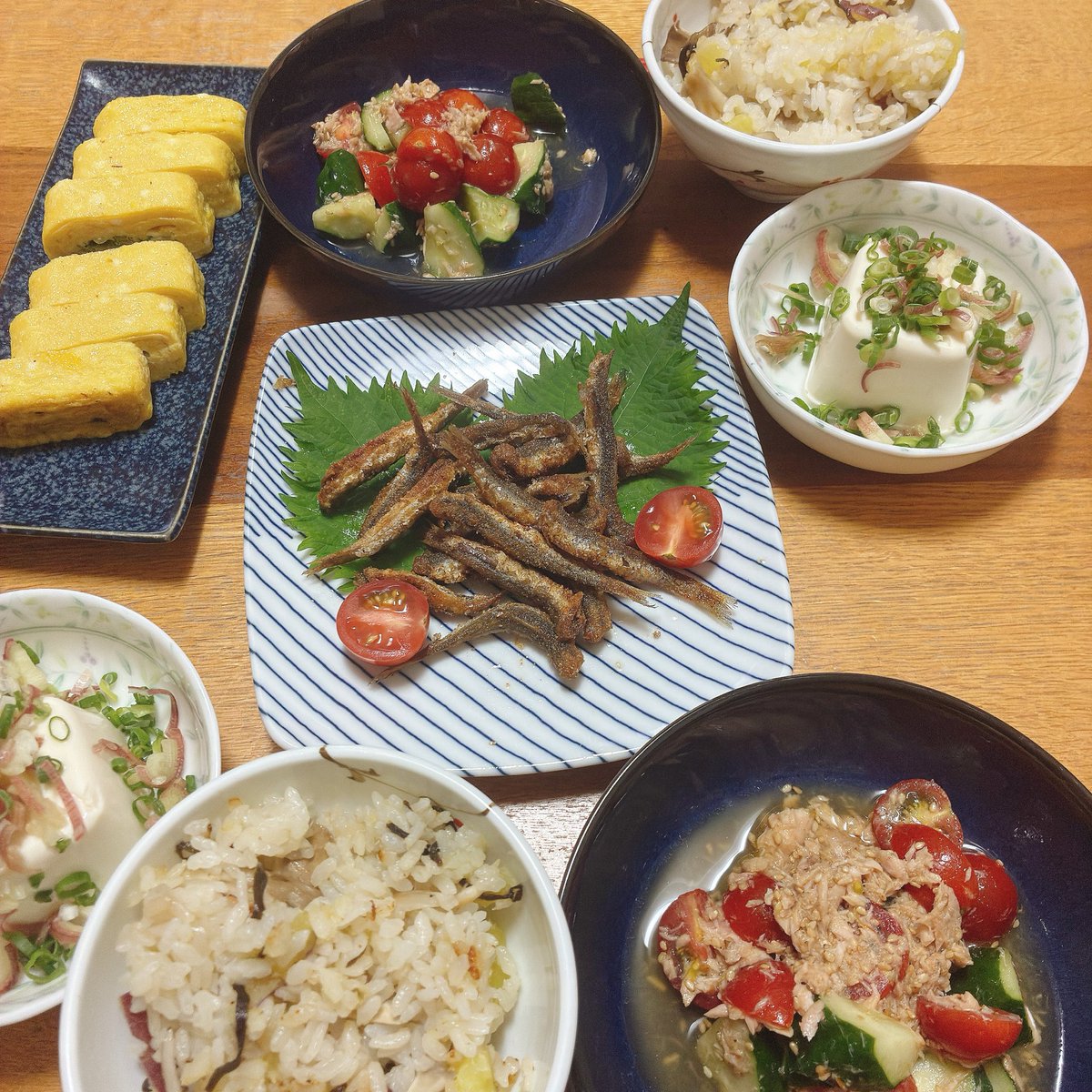 Junbmw320i's tweet photo. 今夜は
#さつまいもと舞茸の炊き込みご飯
#小イワシの唐揚げ
#ツナときゅうりのトマトポン酢
#冷奴
#だし巻き卵
男の料理
今日のおうちごはん https://t.co/sRkbtFTfx7