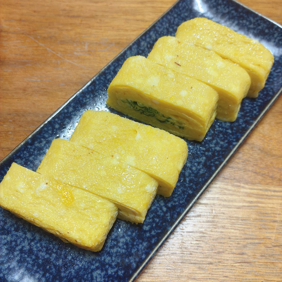 Junbmw320i's tweet photo. 今夜は
#さつまいもと舞茸の炊き込みご飯
#小イワシの唐揚げ
#ツナときゅうりのトマトポン酢
#冷奴
#だし巻き卵
男の料理
今日のおうちごはん https://t.co/sRkbtFTfx7