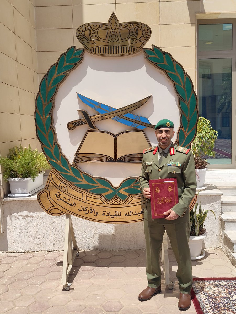 H_AlHarbi's tweet photo. نتشرف غداً بدعوتكم  لحضور حفل  عشاء تخرج
ولدنا #المقدم_ركن_علي_حسين_فلاح_الخشمان 
من كلية مبارك العبدالله للقيادة والاركان المشتركة

في ديوان فلاح والحميدي الخشمان  بالجهراء https://t.co/NFM6UNLCRX