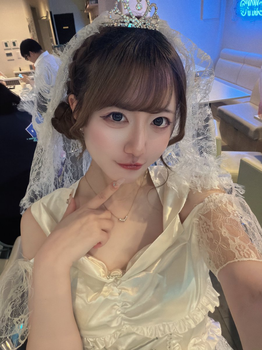yuria_oshiose's tweet photo. きょう、結婚しなくていつするの？

#コンカフェ嬢 #コンカフェ https://t.co/p2ieuyQufh