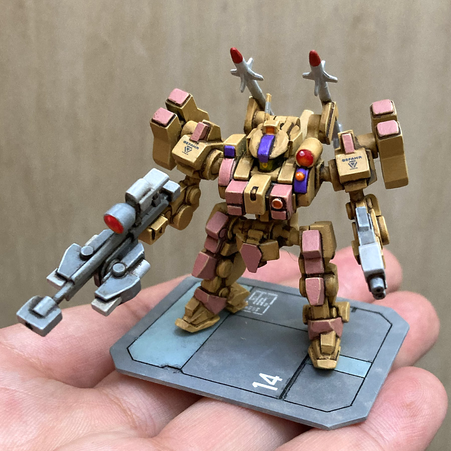 enpi_two_'s tweet photo. #メカアーツ エッジが出るように塗った。
完成しました！
撮影しようとミサイルに触れたら
しっかりと接着されていなかったのか、折れた（泣）
この勢いで、次の機体に取り掛かろう〜
#miniatures #miniaturepainting #mech https://t.co/UBl7pPHHjU