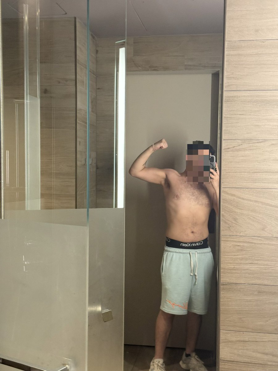 AlphaDamian4's tweet photo. @atuspies12 Edad: 22
Género: Hombre
Ubicación: Buenos Aires, Argentina 🇦🇷
Ciber y Real
Gustos:
Findom  • Humillación • Foot Worship • Wallet Draining • Total Power Exchange • Tributos • Tax Friday • Verbal Humiliation • Beta Exposure https://t.co/DmztpMWqx5