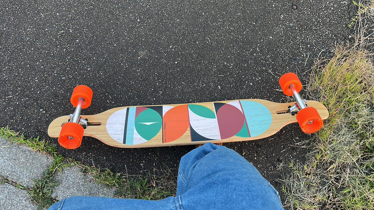 zumeno2199's tweet photo. yoroiのjuju+ウォーターボーンより
車高が低くキャンバーの反発貰えて安定する。
こっちの方が圧倒的に楽しい
何よりパンピングのリズム感がいい https://t.co/Sh2rQXxIJr