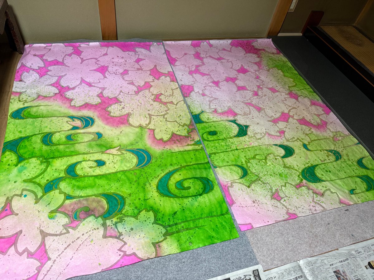 sleepig007's tweet photo. 今年も上半期が終了
個人で捌くにはまぁまぁな物量の制作に追われた日々。
納品済みでも未公開の案件あり

2mの○○、（組んで）4mの龍、30cm程度の灯籠多種約600点、手書きの団扇絵付け500枚、障子12面、ホテルへの1点ものアート7点〜、夏祭りの前灯籠・見送りなど数団体、他...

秋まで続きます https://t.co/RtyWJWbSKN
