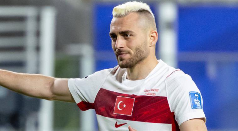 KadikoyMedya_'s tweet photo. Dünya Kupasında bizi tüm dünyaya rezil eden milli takım futbolcuları, utanmadan bir de 16 m$ prim almışlar. 

Yazıklar olsun! https://t.co/51JvVfLr0R
