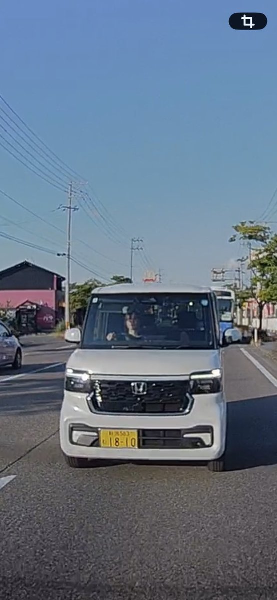 bossmreddy's tweet photo. #アホンダ乗り #ケツピタ #空間認識能力の欠落したBBA #車間距離不保持 https://t.co/YnoTERwbzG