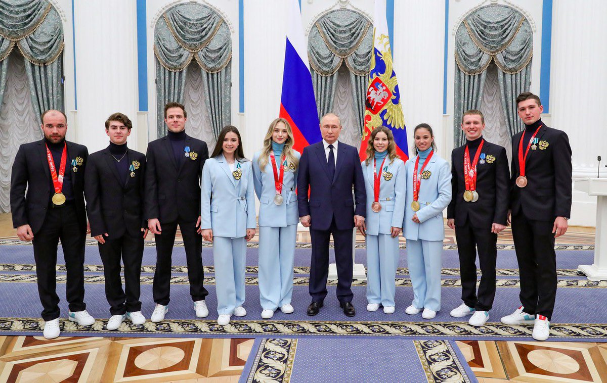 1644vms's tweet photo. what neutral athletes exactly https://t.co/G2HMxKwRnC