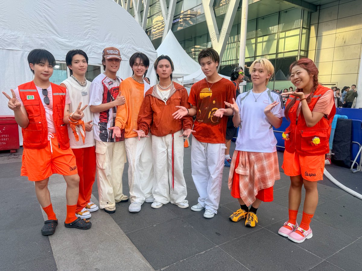 LIL_LEAGUE_'s tweet photo. ［📱TikTok］

#LILxNEXxAA_LOCA 🌺 with 
@mosjookqs 
Thank you🙏
https://t.co/5X6J8Y4t2h

#初夏LOCA 
#LILLEAGUE https://t.co/L5iSNg5AjK