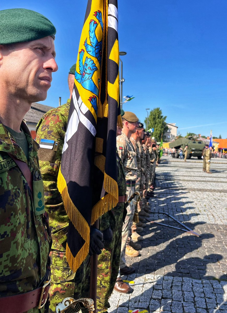NATOJFCBS's tweet photo. *Determination to defend every inch of NATO territory *
@NATO assigns additional headquarters to defence of Baltics.
Today, the first 1 🇩🇪🇳🇱 Corps @1GENLCorps assumed responsibility for the NATO forces in 🇪🇪 and 🇱🇻, taking over from the @hqmncne. More here: https://t.co/hm1vaXUjfS

#NotAnInch
*#WeAreNATO*