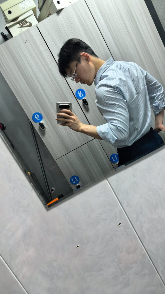 SH1J1KEILUNFUNG's tweet photo. 练胸日 https://t.co/4XlS7XggCy