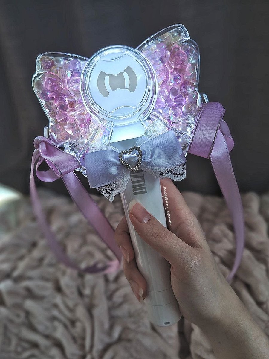 mawrinao_o's tweet photo. #WTB #lighstick
want to buy lightsick illit n izna
prefer ready ina unsealed/sealed
(pict not mine) https://t.co/YgROtAYAmt