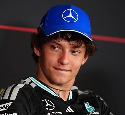 bearyantonelli's tweet photo. 2026 SILVERSTONE P1 CAP... OHHH KIMI ANTONELLI YOU WANT THIS SO BADDDD https://t.co/3AnHC1ohQd