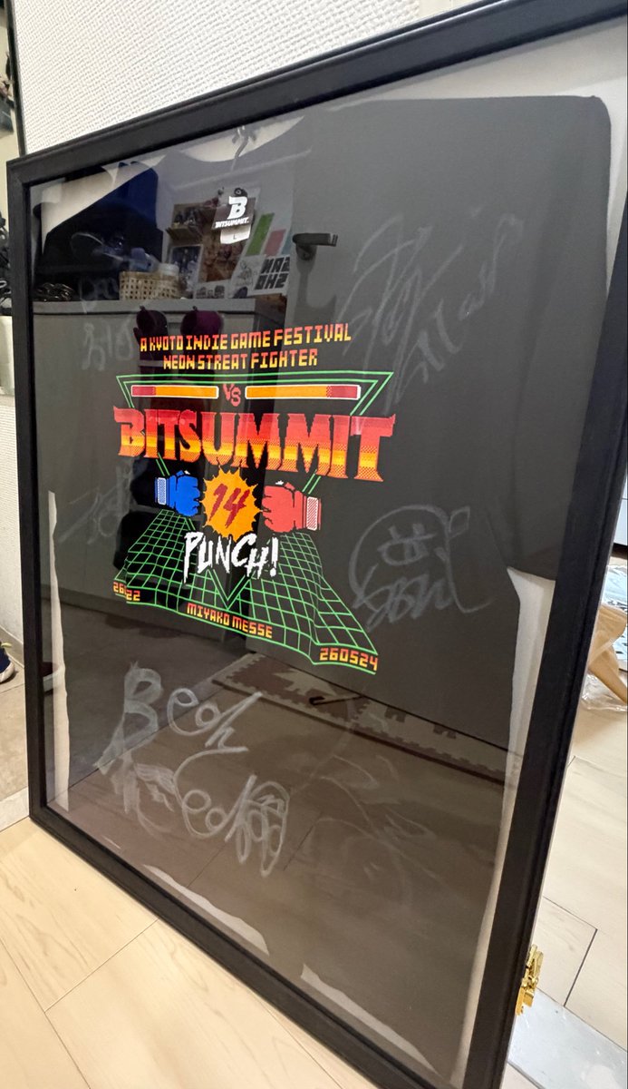 ytr83x's tweet photo. まさかの当選をしてBitSummitの出演者サイン入りTシャツをいただきました✨
うちの夫婦は三人称とMSSP推し、まさか両方のグループのサインが入った物をいただけるとは…🥲
これから額に入れて飾ります‼️
本当にありがとうございました🙇♂️🙇♂️🙇♂️
#BitSummitPUNCH https://t.co/c7NOAJD3rd