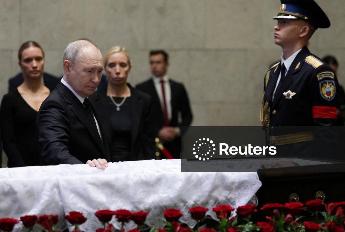 GuyFaul's tweet photo. Russian President Vladimir Putin pays his respects to late former Russian Defence Minister Sergei Ivanov in Moscow, Russia June 30, 2026 https://t.co/YQWrZfvzEz