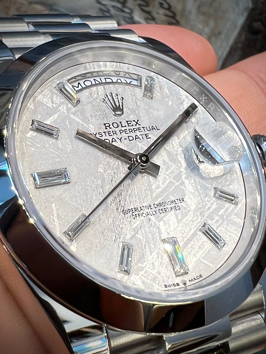 909ginza's tweet photo. DAY-DATE40
Ref.228206A
メテオライト
USED 2019年製
商品番号 273994
貴石ダイアルのデイデイトをご紹介いたします。
https://t.co/FBNhItjovC
#rolex #daydate #クォーク https://t.co/ZLLOAJRVf8