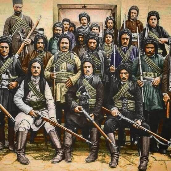 seid_cicek's tweet photo. ●Dîrokê de Îro

Îsmayîl Axa, ku bi navê Simkoyê Şikak tê nasîn, yek ji serhildêrê navdar ê Rojhilatê Kurdistanê ye. Di 30ê Hezîrana 1930'an de li Şinoyê, di kemîneke fêlbaz ya vexwendinê ku ji aliyê dewleta Îranê ve hatibû amadekirin de hat şehîdkirin!.
#SimkoyêŞikak
#DîrokaKurd https://t.co/iMyrFS2f6y