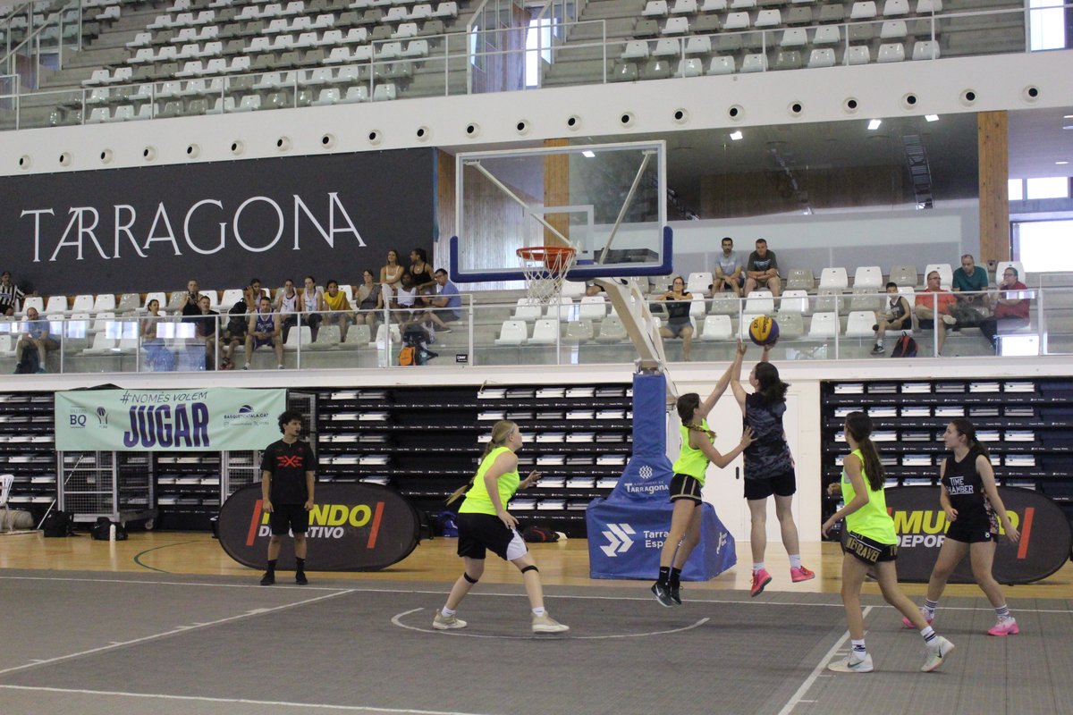 FCBQ's tweet photo. #3x3basquet🏀 / #Tarragona, punt de trobada del millor 3x3 català! 

😍 La ciutat va acollir l'estrena del Circuit PRO 3x3 FCBQ 2026 i la 5a prova del Circuit 3x3 FCBQ

🚏 Propera seu #3x3🔜 #Blanes

➡️ https://t.co/OzktTEsIK2
🔗 https://t.co/H9hgN43IMp
🔗 https://t.co/vse4fsO8kJ https://t.co/h7h4Frg5Nr