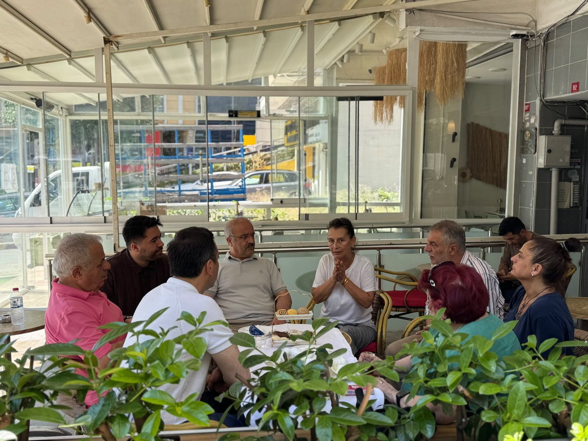 AKPartiSisli's tweet photo. İlçe Başkanımız Sn. Serkan Polat, Fulya Mahallesi’ndeki kıymetli komşularımızla bir araya gelerek sohbet etti.

Nazik sohbetleri ve samimi misafirperverlikleri için kendilerine teşekkür ederiz.

@abdullahozdemir 
@srkplt 
@meozkaya 
@mmurselkaya 
@akpartiistanbul https://t.co/IOktCTywyc