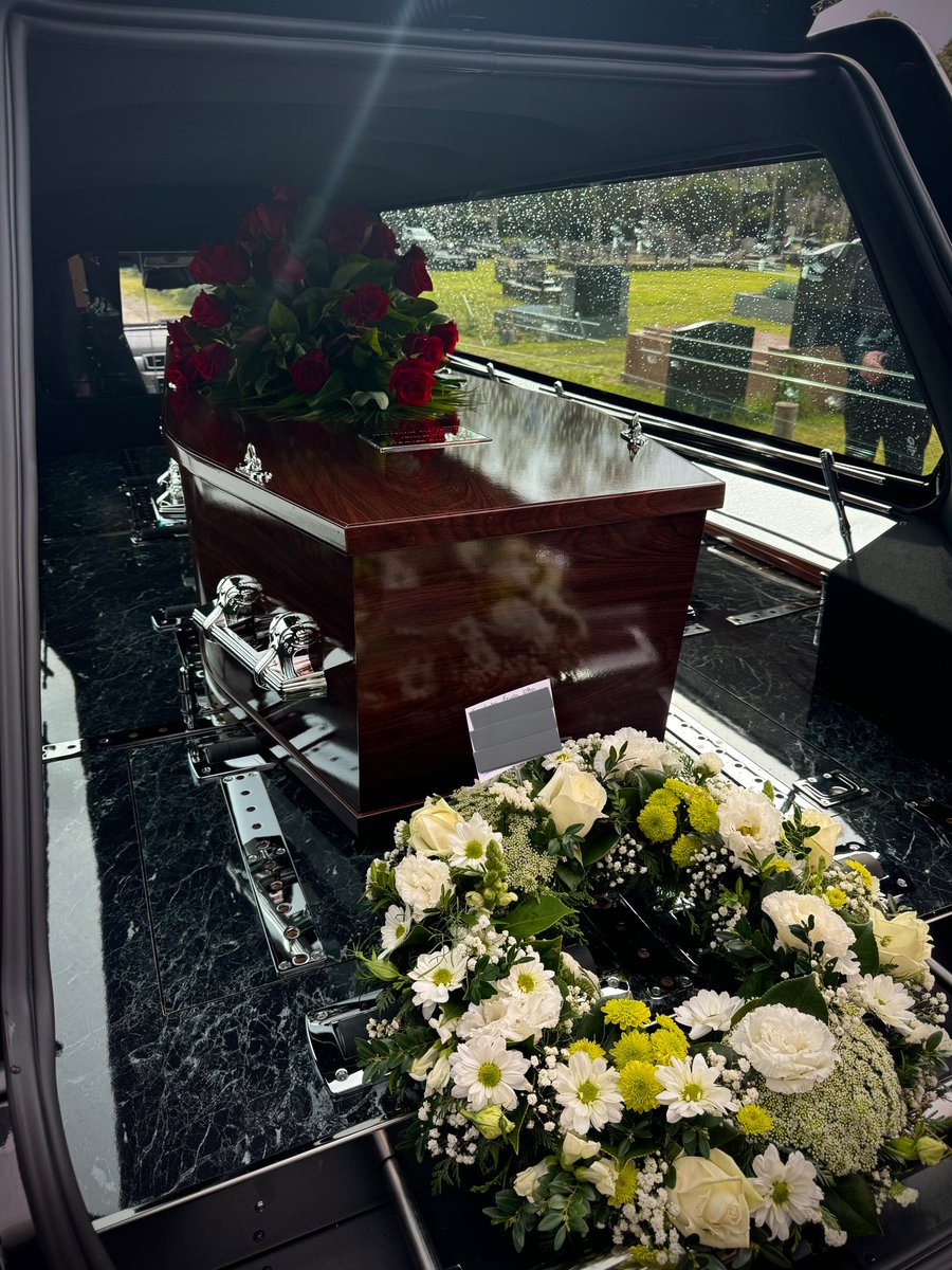 ihaveabluehat's tweet photo. A very moving and intimate afternoon. We laid my grandfather to rest. My best friend. I will miss you forever but I will always see you in everything I see.

Love you always ❤️🌹🌳Rest in Peace https://t.co/i0JeHoQ5l7