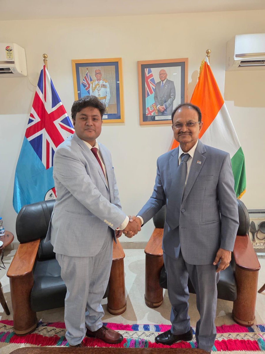 ChemvoltG5425's tweet photo. It is our privilege to share that ChemVolt Global’s CEO, Mr. Kuldeep Gupta (@kuldeep42534746 ), met His Excellency Mr. Jagannath Sami, High Commissioner of the Republic of Fiji to India, and presented him with his acclaimed book. https://t.co/Z7mez8x79i