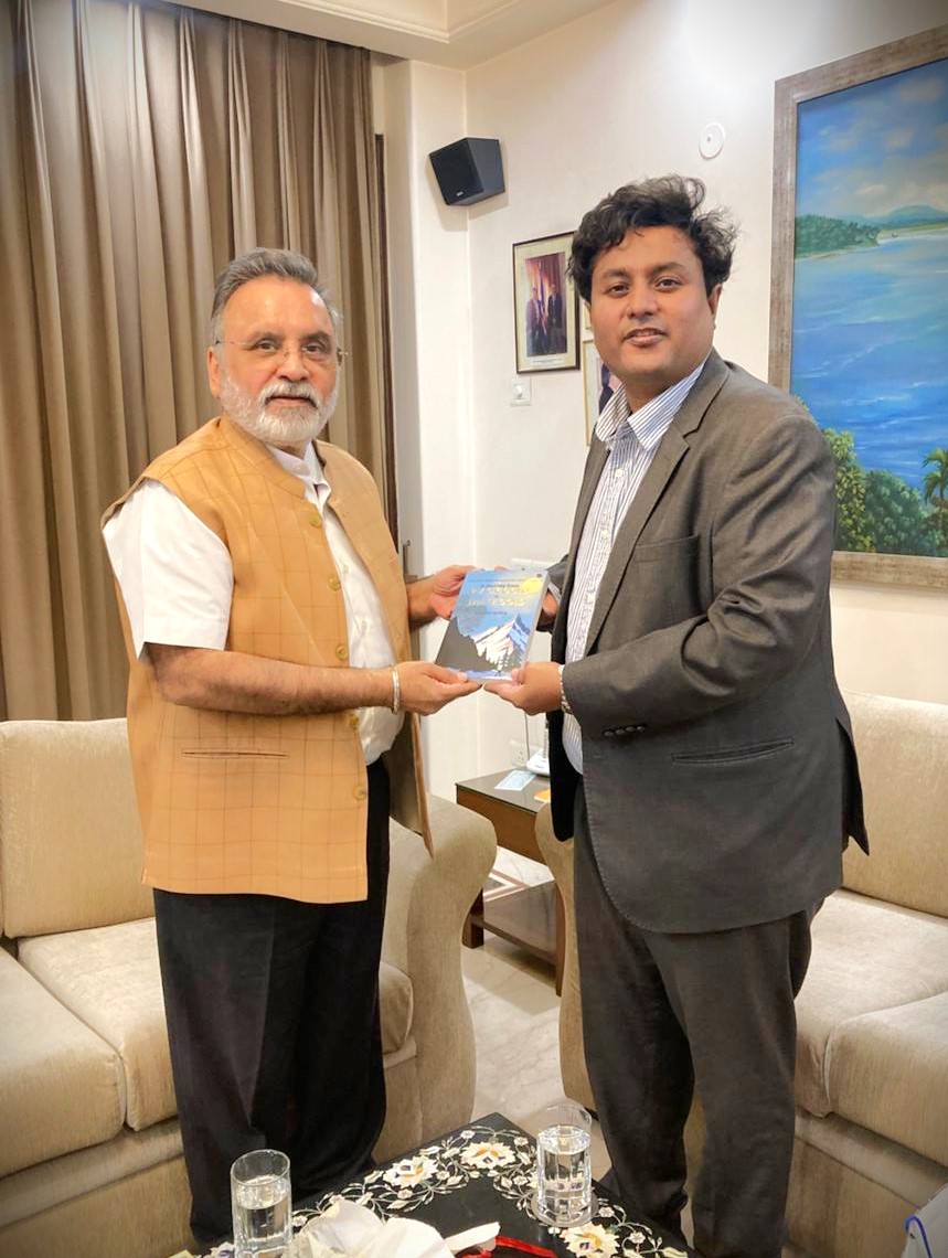ChemvoltG5425's tweet photo. It is our distinct privilege to share that ChemVolt Global’s CEO, Mr. Kuldeep Gupta (@kuldeep42534746), was honoured to meet Dr. Sanjay K. Dewan, Honorary Consul General of the Republic of Cabo Verde in India, and had the privilege of presenting him with his acclaimed book. https://t.co/ABO3kmTFFS