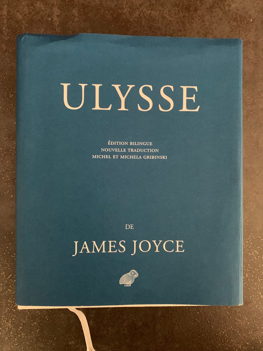 Revpop_'s tweet photo. Amis lecteurs : si vous n’avez jamais lu "Ulysse" de Joyce, si vous l’avez commencé puis abandonné, ou si vous l’avez lu sans y rien comprendre et souhaitez le relire, l’édition des Belles Lettres est faite pour vous. Quel plaisir de lire enfin ce classique (presque) lisible ! https://t.co/29KRGjRsmv