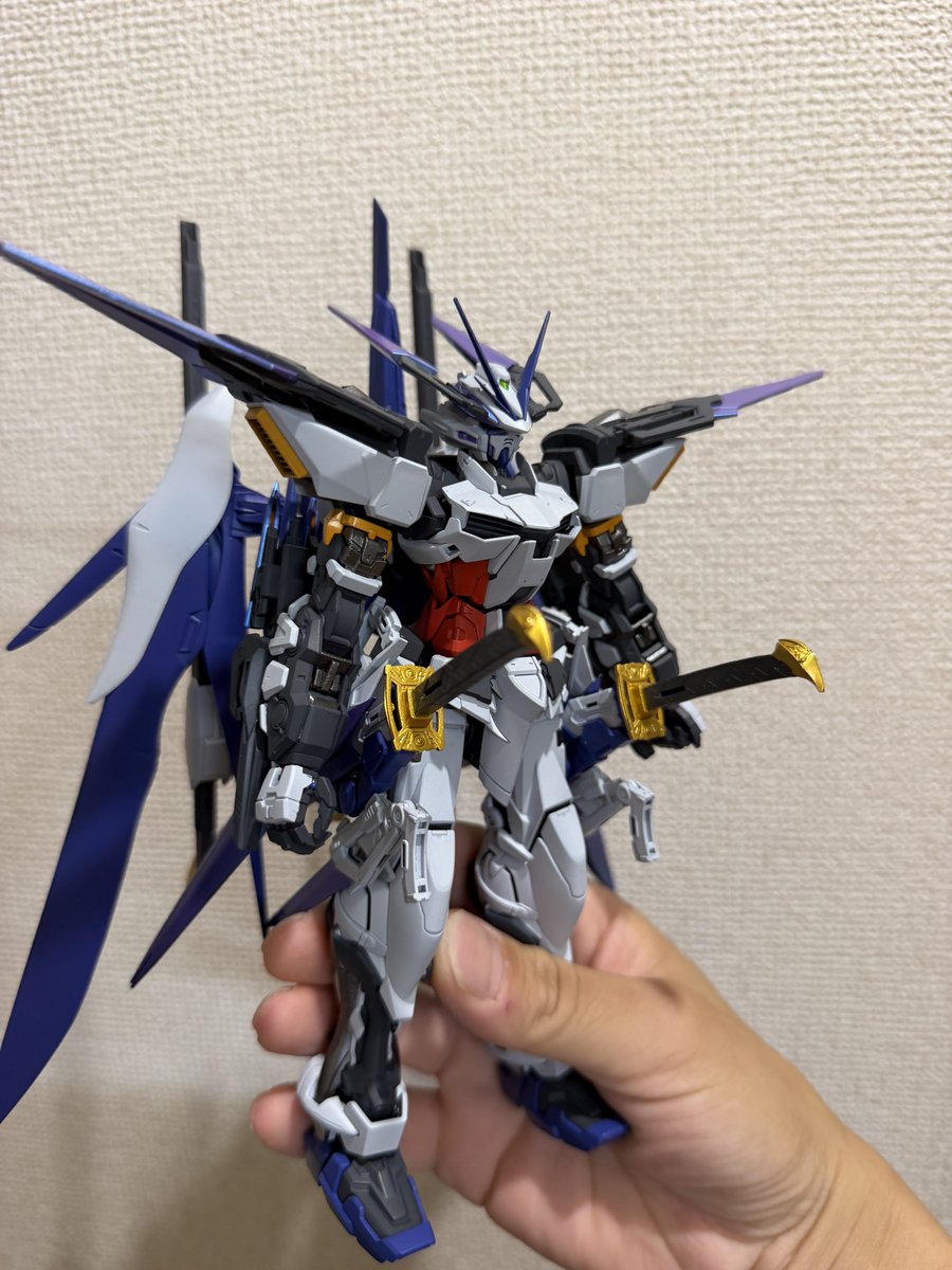 Kirusinryu's tweet photo. あとは部分塗装して
デカール貼って完成！
今週中には完成させたい🫢
 #ガンプラ https://t.co/Ap4ZWTwzLW