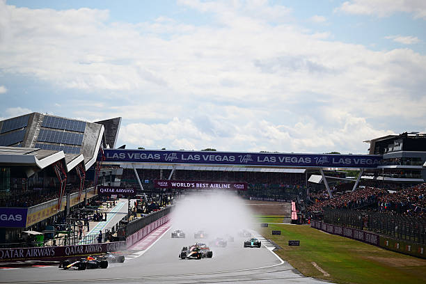 ivsevi03's tweet photo. HORARIOS GP GRAN BRETAÑA 🇬🇧⏰

Viernes
13:30 FP - F1
15:00 Qualy - F3
15:55 Qualy - F2
17:30 Sprint Qualy - F1

Sábado
10:35 Race I - F3
13:00 Sprint - F1
14:45 Race I - F2
17:00 Qualy - F1

Domingo
9:25 Race II - F3
12:15 Race II - F2
16:00 Race - F1

#F1 #F2 #F3 #BritishGP🇬🇧 https://t.co/4bY9Uknvrh