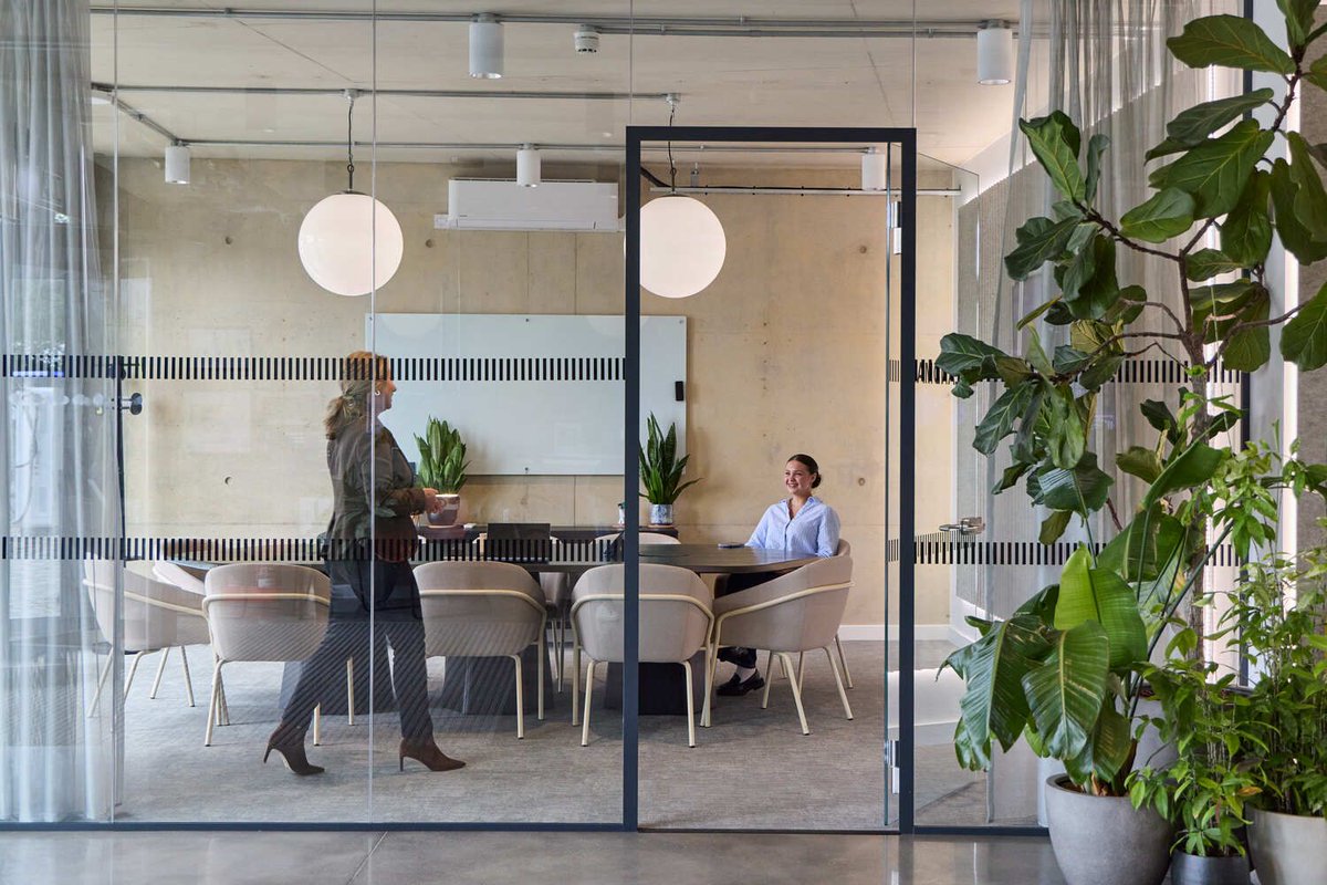OfficeHunt1's tweet photo. Explore beautiful office spaces for rent in Cambridge with flexible leasing options. Contact office Hunt for more information! #officetolet #officesearch #virtualoffice #commercialrealestate #officespace #privateoffice #officehunt #Cambridge #uk #businesscenter #servicedoffice https://t.co/V1CFjFNfGu