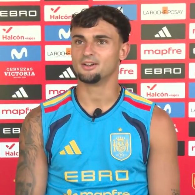 equipeKhabig's tweet photo. '¿La felicidad de Julian? A mi me habría hecho muy feliz ganar la Copa pero decidió de forma voluntaria no meter el penalti.'

'¿Su sueño? Yo sueño con un delantero que no tenga relaciones con el sionismo.'

'Julian es uno de los mejores 9 suplentes que he visto' https://t.co/NoC7jQRHF7