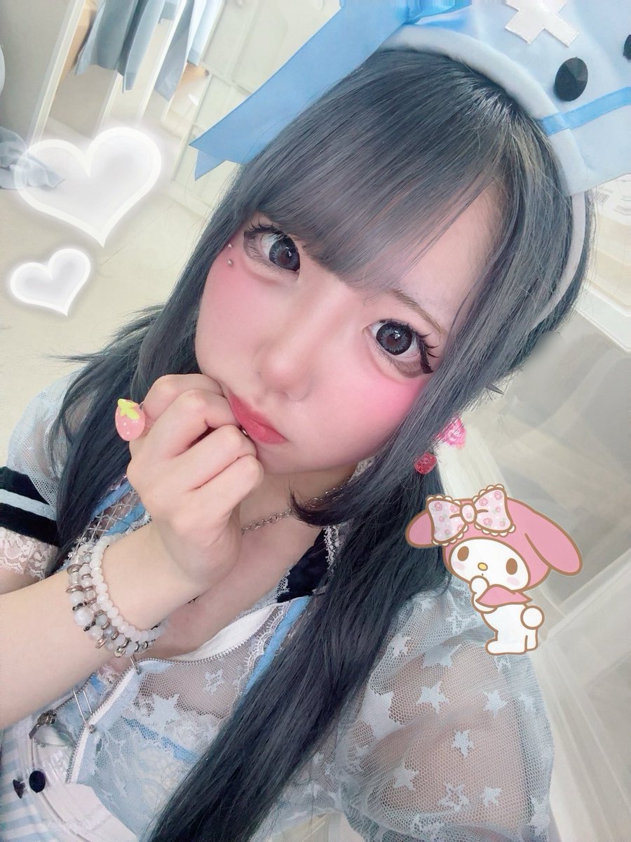 ozpinkz's tweet photo. ブルーな気持ちを食べて♡ https://t.co/27UlblLCmI