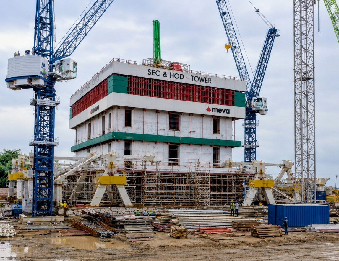 AmaravatiNexus's tweet photo. 🚨 Work progressing at HOD Tower 1, Amaravati Secretariat, Andhra Pradesh. https://t.co/7fICwXcGl0