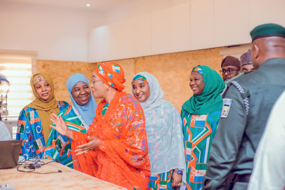 Suwaiba_Said's tweet photo. It was a privilege to join Her Excellency, Senator Oluremi Tinubu, CON, the First Lady of the Federal Republic of Nigeria, alongside Governor Umar Namadi, FCA, governors, ministers, and dignitaries for the North-West launch of the National Community Food Bank Programme in Jigawa State. This initiative will go a long way in improving access to nutritious food for vulnerable children, pregnant women, and nursing mothers.

Her Excellency also commissioned the Asiwaju Bola Ahmed Tinubu Academy and the Oluremi Tinubu Clinic, two public facilities delivered by NITDA Nigeria. These will expand access to education and healthcare and strengthen our human capital development goals.