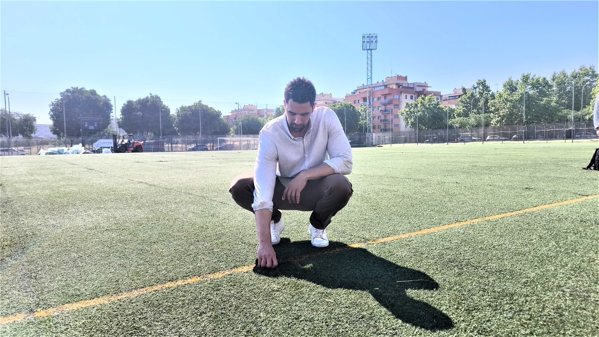 AYTO_CIUDADREAL's tweet photo. ⚽🌱 ¡Comienza la renovación del césped artificial del campo de fútbol de la Ciudad Deportiva Sur!

Ya están en marcha unas obras muy esperadas por los clubes y deportistas de nuestra ciudad. Con una inversión de 170.000 euros y un plazo de ejecución de dos meses.

#CiudadReal https://t.co/PyzaRjJZ1N