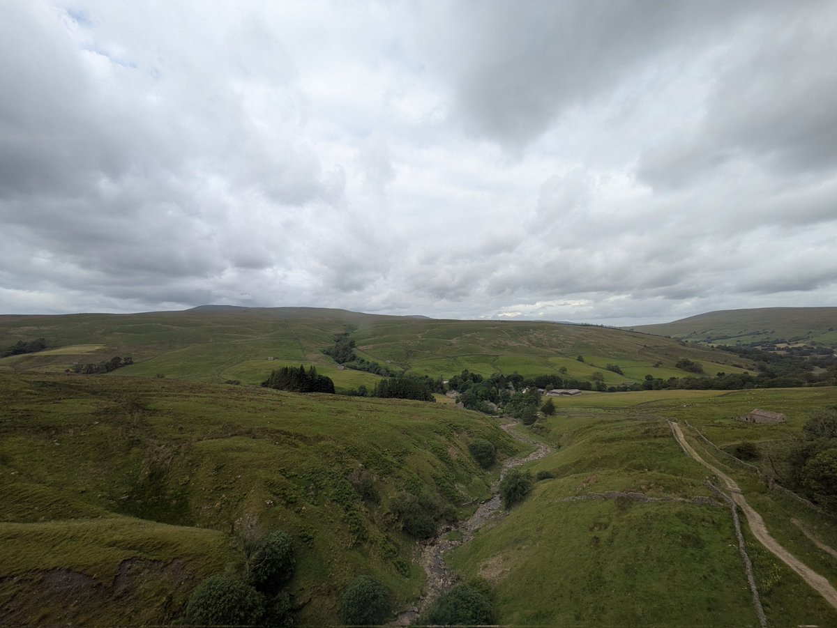 SteelCityDog_'s tweet photo. Train β2 saw me taking in the best of the best... 2H12 0747 Leeds to Carlisle via the Settle & Carlisle π
@northernassist @foscl #NorthernExplorer #Class158 #SettleAndCarlisle https://t.co/tkeSmhlcrs