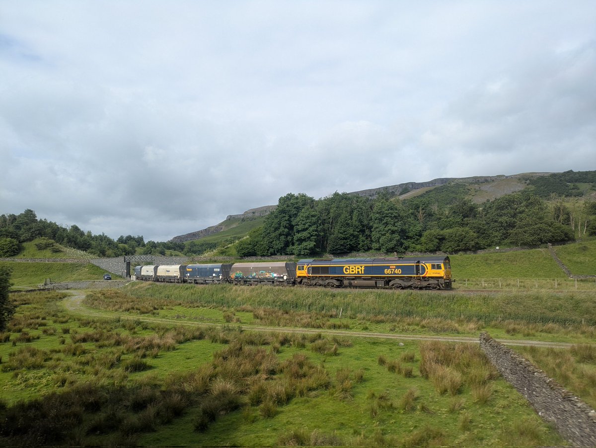 SteelCityDog_'s tweet photo. Train β2 saw me taking in the best of the best... 2H12 0747 Leeds to Carlisle via the Settle & Carlisle π
@northernassist @foscl #NorthernExplorer #Class158 #SettleAndCarlisle https://t.co/tkeSmhlcrs